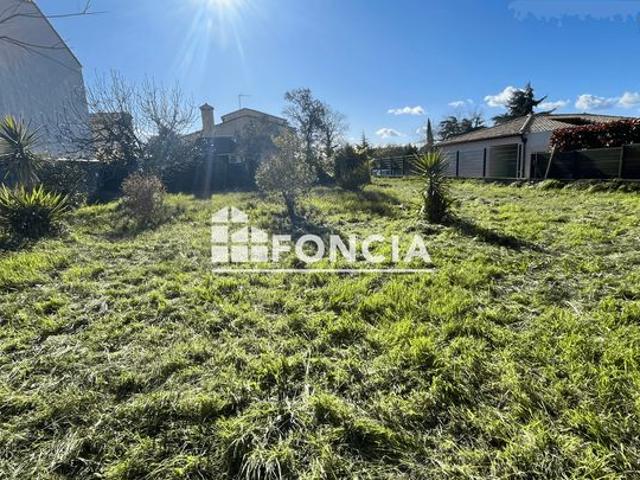 Maison avec fort potentiel au cœur de Bouillargues – Terrain constructible de 1 000 m²