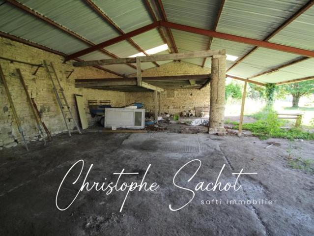 Maison avec fort potentiel, proche de Beauvoir sur Niort et Saint jean d'angély