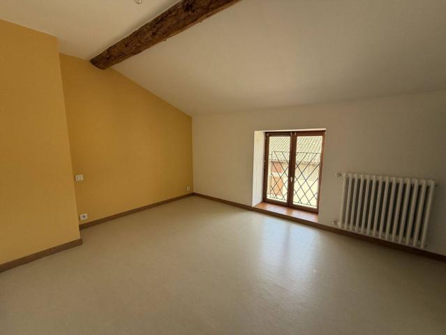 MAISON AVEC GARAGE 3 PIÈCES BEAUJEU