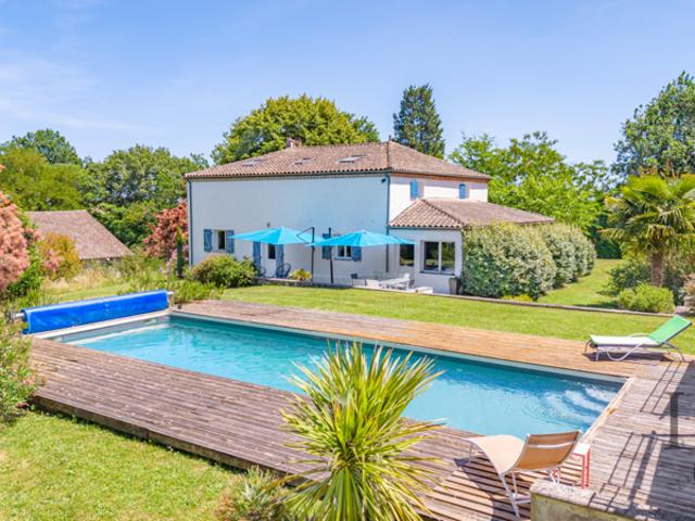 Maison avec gîte et piscine