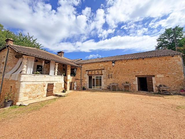 Maison avec gîte et piscine au calme