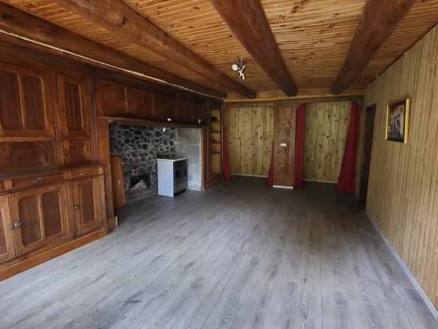 Maison avec grange à PRADIERS