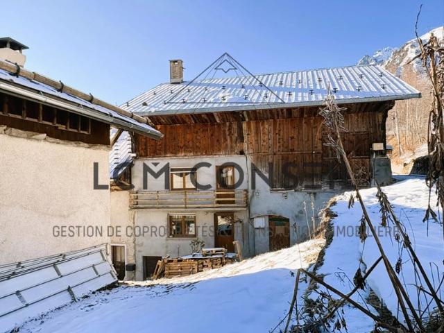 Grange + maison à rénover – 273 m² potentiel – projet chalet – Celliers
