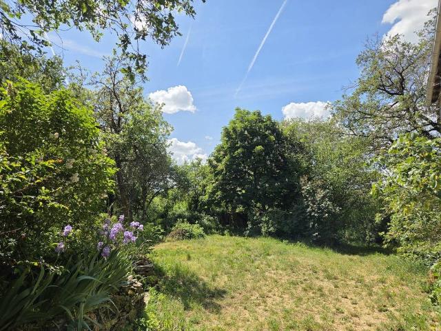 Maison avec grange à rénover sur 3478m2 de terrain 135m² Villeneuve