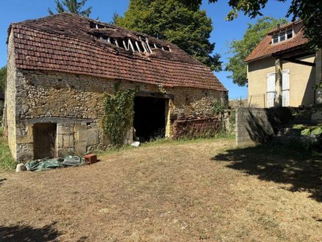 Maison avec grange à restaurer sur 5300 m² de terrain SIMEYROLS