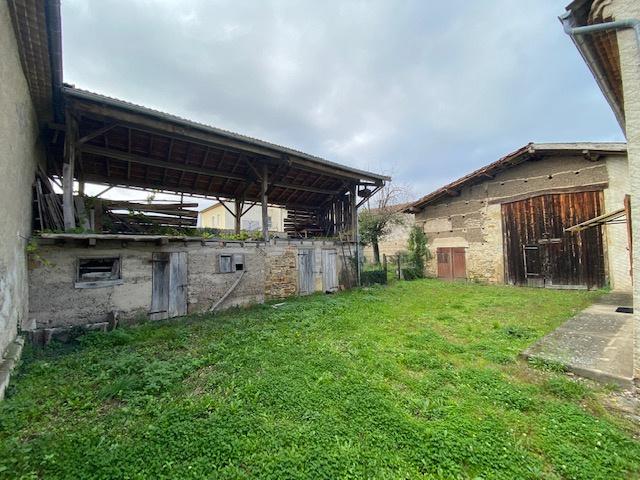 Maison avec grange sur terrain de 945 M2