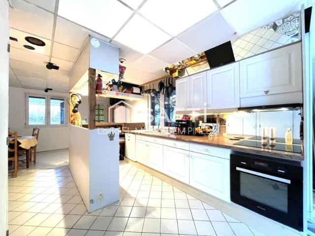 Maison plain pied avec grand terrain et rivière