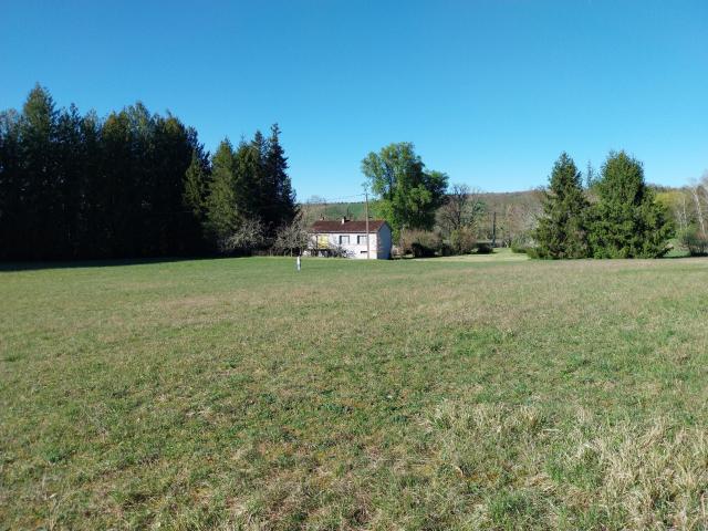 Maison avec grand terrain plat 2 hectares à la campagne du Périgord Vert