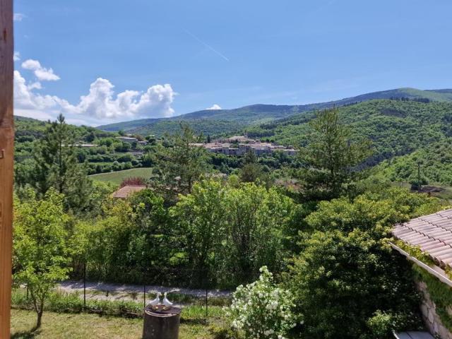MAISON AVEC GRAND TERRAIN