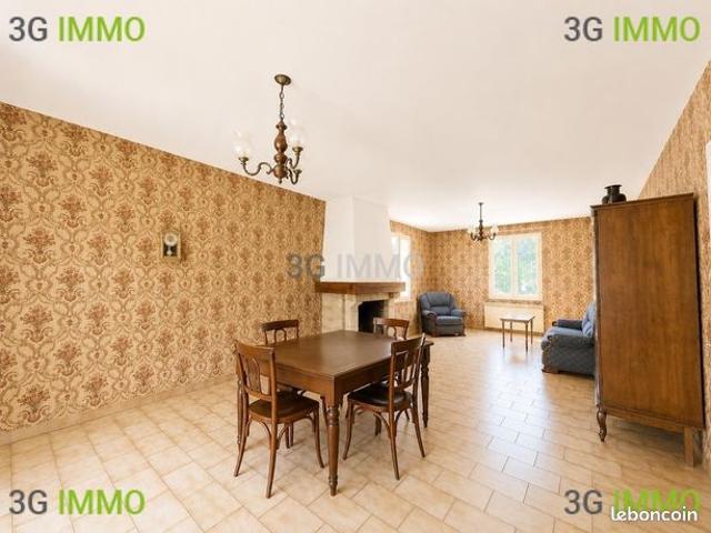 Maison avec grand garage