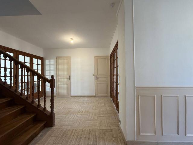 MAISON AVEC GRAND JARDIN, GARAGE ET SOUS SOL TOTAL