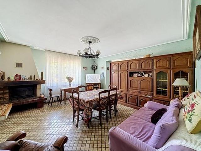 Maison avec grande annexe et beau terrain