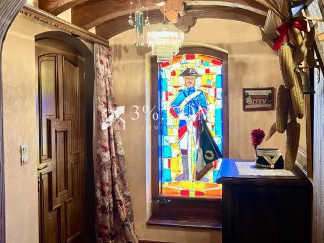 Maison avec grande dépendance