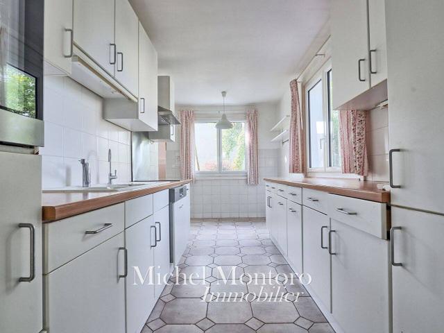 Maison avec jardin à louer à Fourqueux 5 chambres 165m²