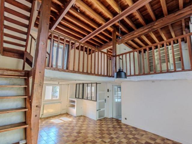 Maison avec jardin à louer sur Seraincourt 95 3 chambres et un bureau