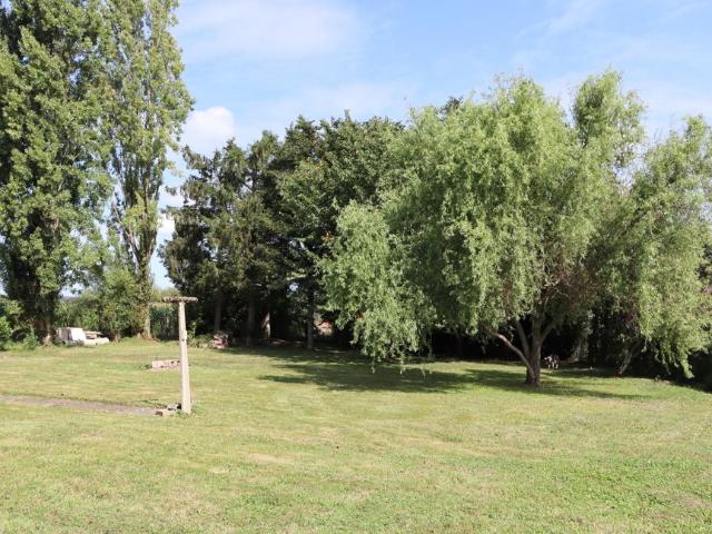 Maison avec jardin arboré et vue dégagée à Oleac Dessus. En. 96m² Oléac Dessus