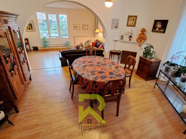 Maison avec jardin et accès véhicules proche centre 193m² Lézignan Corbières