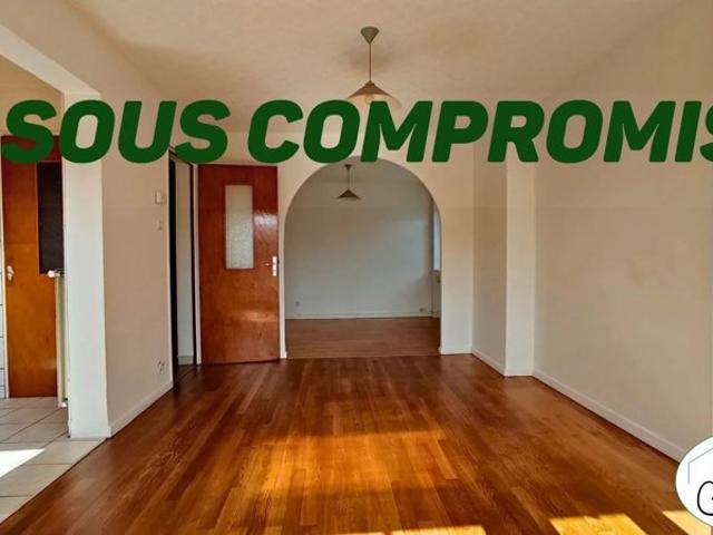 Maison avec jardin et garage