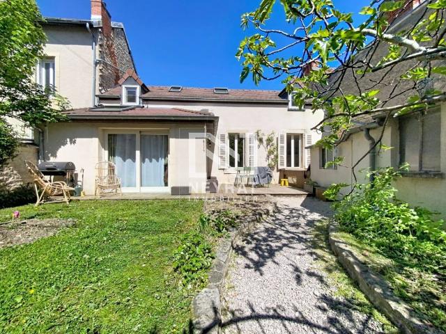 MAISON avec jardin et garage