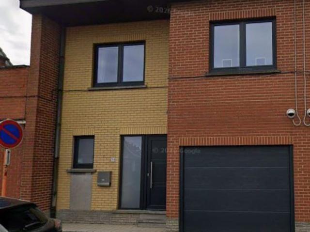 Maison avec jardin et garage