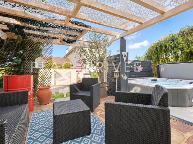 Maison avec jardin et double garage