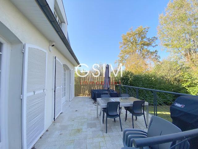 Maison avec jardin et terrasse