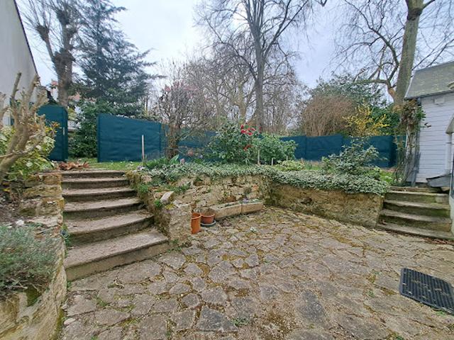 Maison avec jardin et terrasse