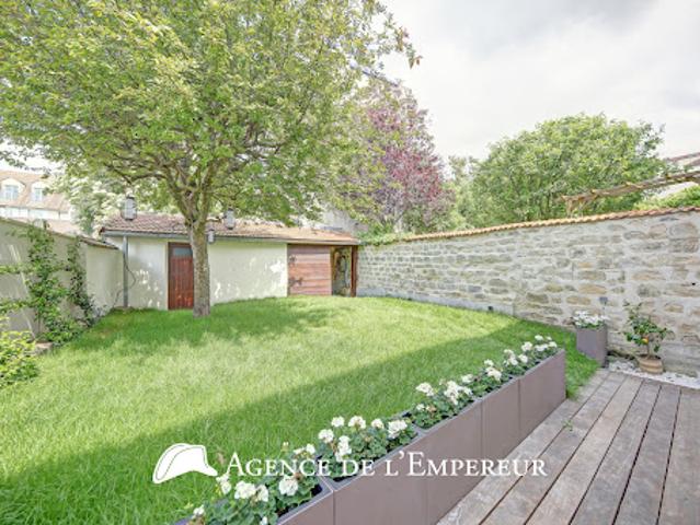 Maison avec jardin et terrasse
