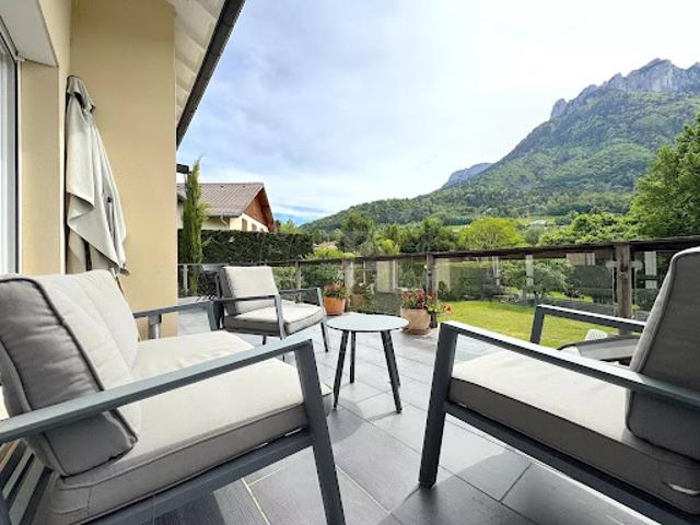 Maison avec jardin et terrasse