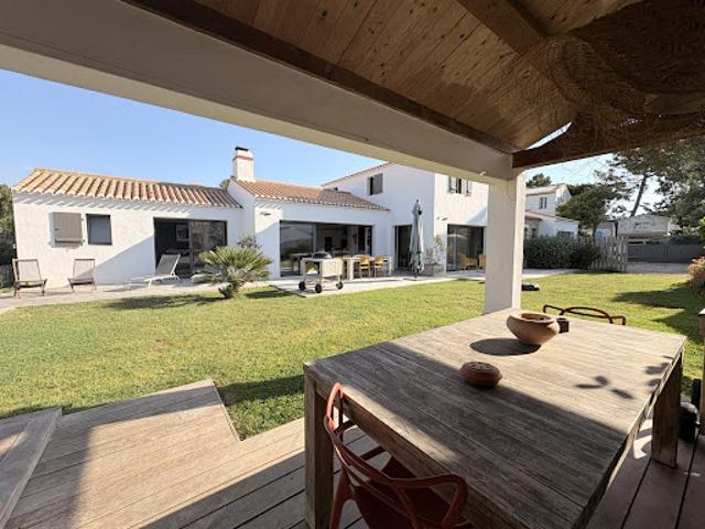Maison avec jardin et terrasse