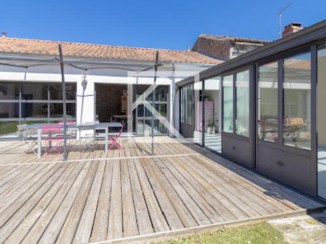 Maison avec jardin et terrasse
