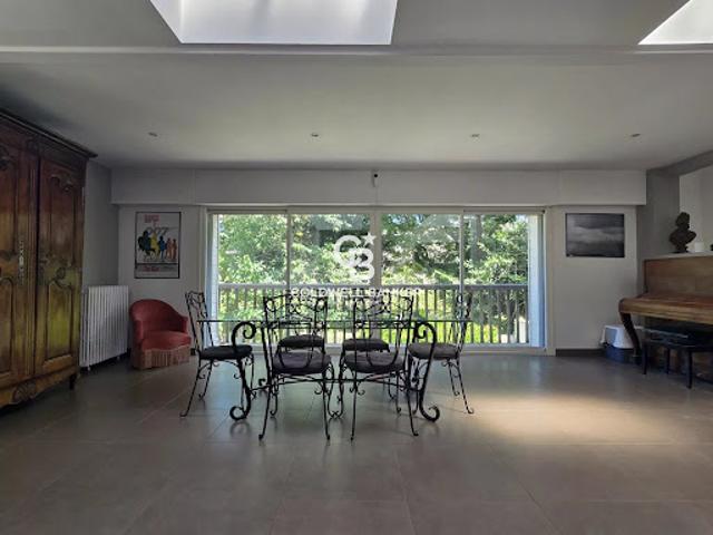 Maison avec jardin et terrasse