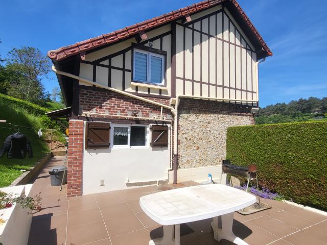 Maison avec jardin secteur calme à vendre à Saint Léonard 76400