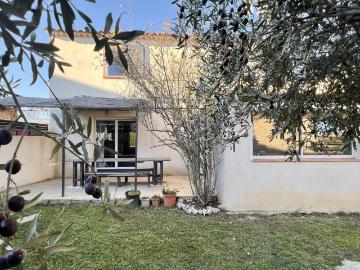 Maison avec jardin, piscine et dépendance proche du village 150m² Lauris