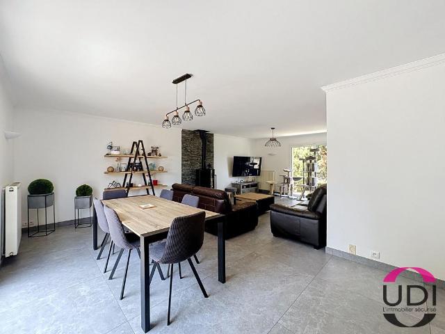 Maison avec mode de vie de plain pied à vendre à d'Huison Longueville