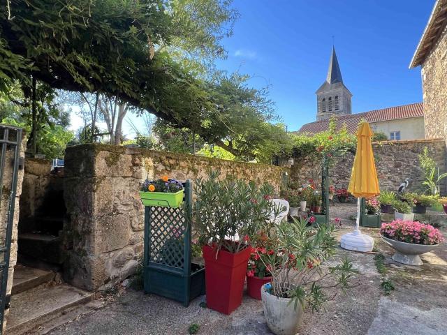 Maison Avec Parc Clos Attenant 228m² Roumazières Loubert