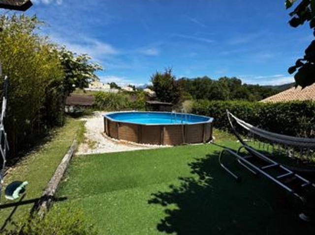 Maison avec piscine et belle vue