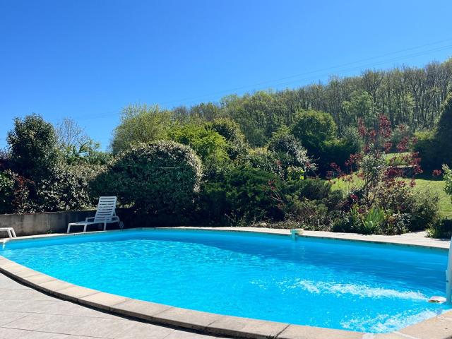 Maison avec piscine et dépendances, Penne d'Agenais 109m² Penne d'Agenais