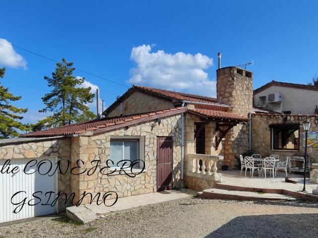 Propriété de caractère avec vue panoramique, piscine Monclar 210m² Monclar