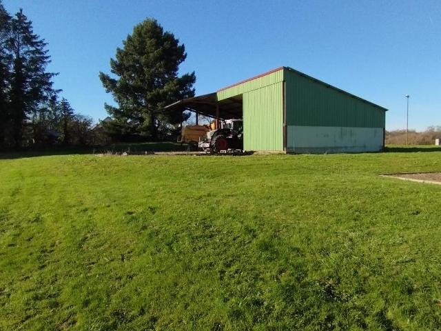 Maison avec piscine et hangar à la campagne 234m² Senargent Mignafans