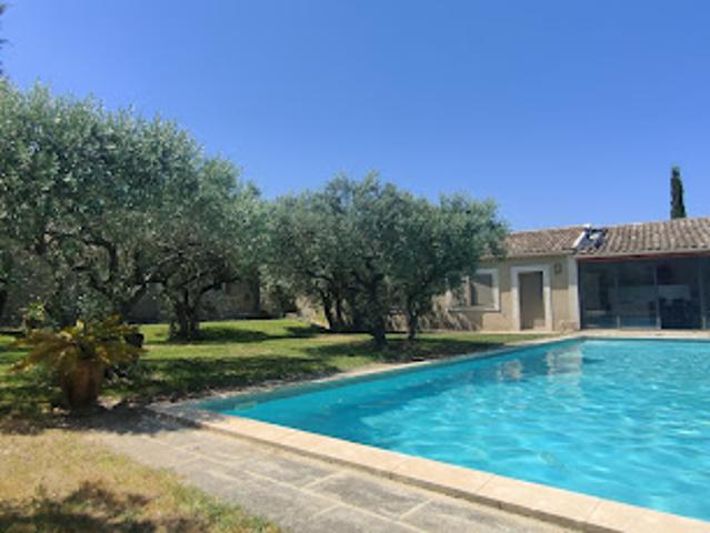 Maison avec piscine et jardin