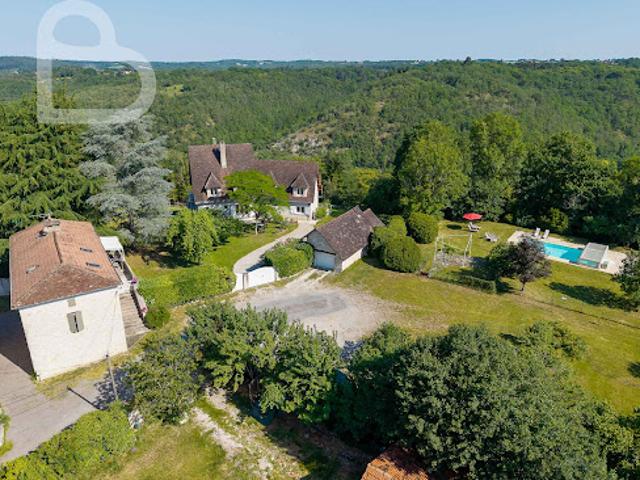 Maison avec piscine et jardin