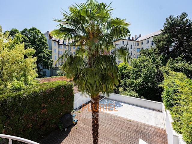 Maison avec piscine et jardin