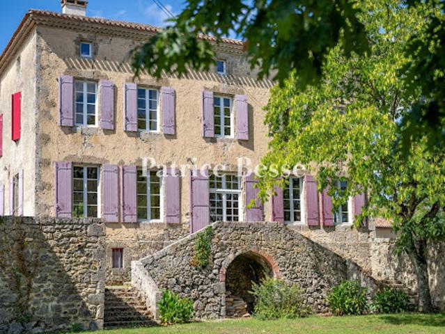 Maison avec piscine et jardin