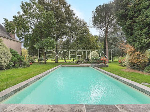 Maison avec piscine et jardin