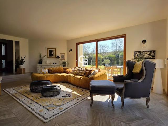 Maison avec piscine et jardin