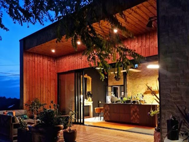 Maison avec piscine et terrasse