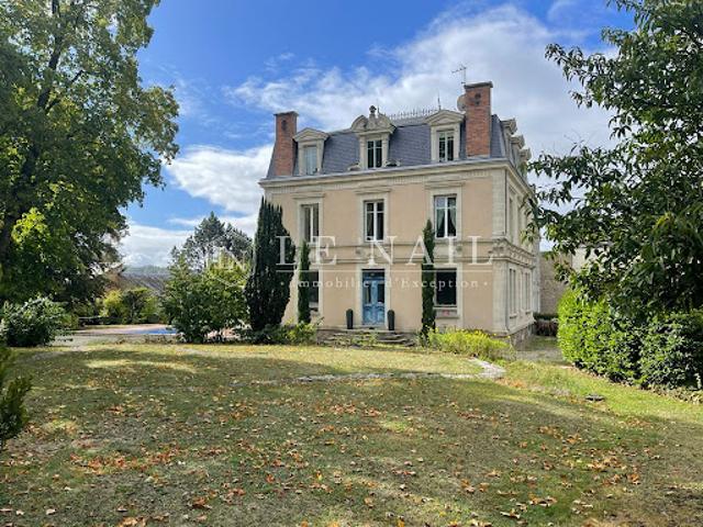 Maison avec piscine et jardin
