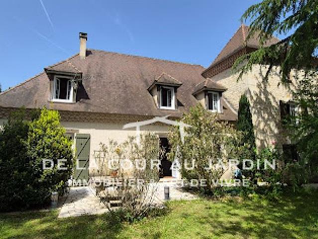 Maison avec piscine et terrasse