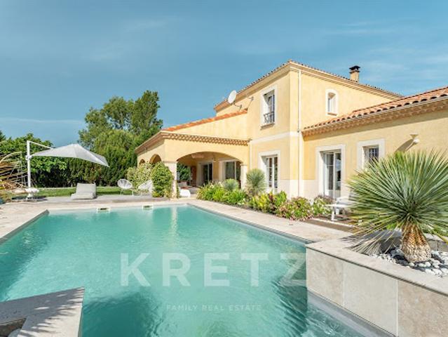 Maison avec piscine et terrasse